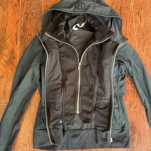 NWOT Lululemon UBA Softshell Hoodie - 10